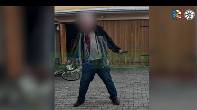 Policisté z Šumperka museli použít donucovací prostředky, aby muže zneškodnili