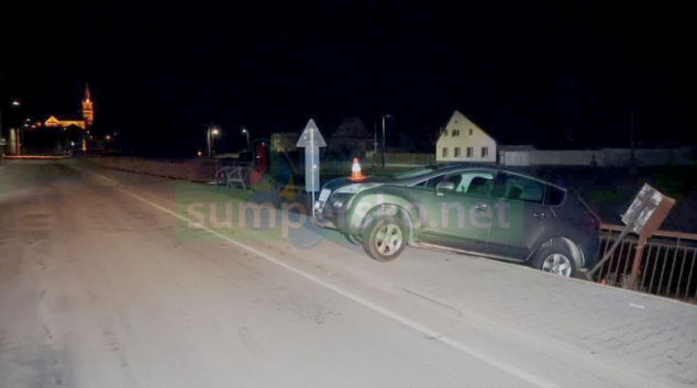 Opilá řidička nezvládla vycouvat