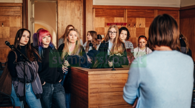 Noc práva programově narostla