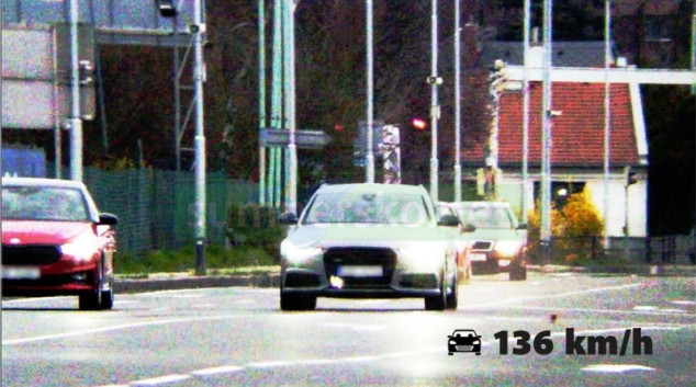 Řidič překročil rychlost v obci o 80 km/h.