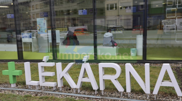 Provoz lékáren v kraji na Velikonoční pondělí