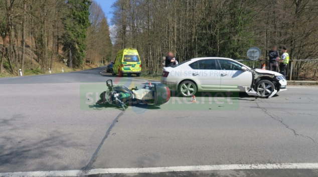 Nedal přednost motorkáři