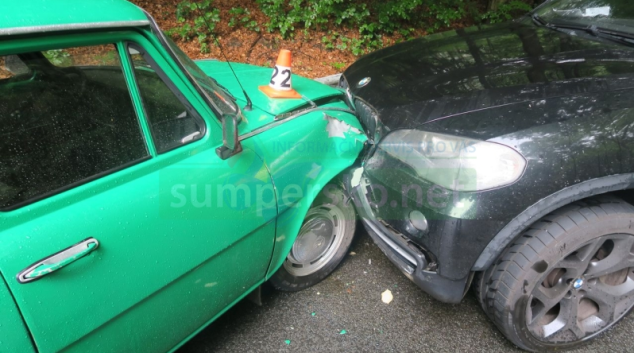 Auto vjelo do protisměru