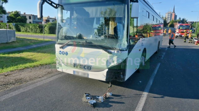 Střet autobusu se škodovkou v Mohelnici