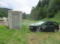 Řidič havaroval u přejezdu na Hanušovicku