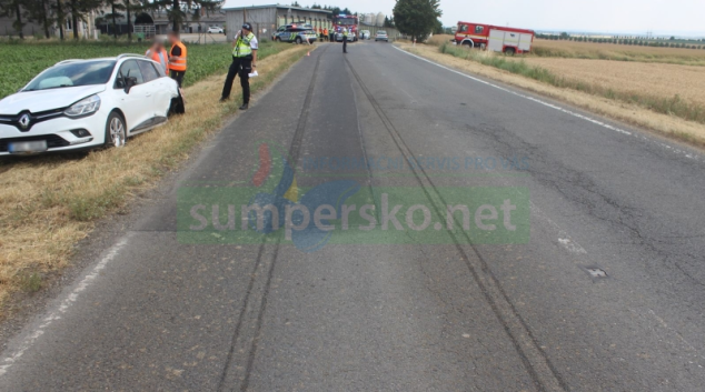 Nebezpečné předjíždění způsobilo nehodu tří vozidel