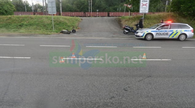 Nehoda skútru a elektrokoloběžky