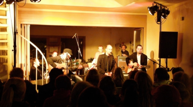 Radečci představili nové album na střeše! Jak ho získat najdete ZDE!