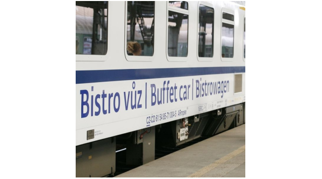 V jídelních vozech Českých drah se poprvé objeví biopotraviny