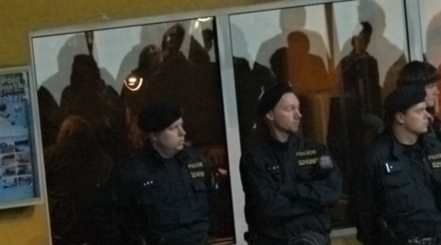 Policie zabránila bitce mezi fanoušky Draků a Kohoutů