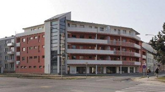 Policie v Šumperku hledá vandala, který poničil zeď