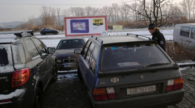 Cestujete za předvánočními nákupy? Obezřetnost se vyplatí