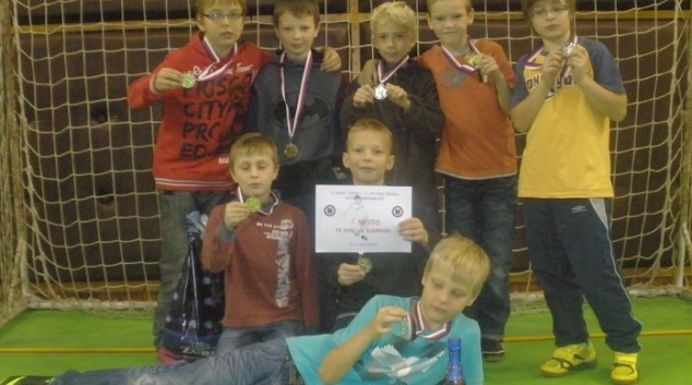 Mladí FK SAN - JV Šumperk r. 2003 vezou zlato