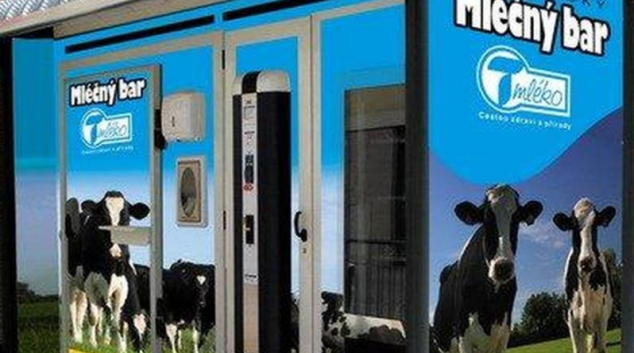 Silvestrovské veselí „odnesl“ automat na mléko v Zábřehu