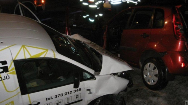 AKTUALIZOVÁNO:Hasiči od čtvrtečního rána zasahovali u šesti dopravních nehod
