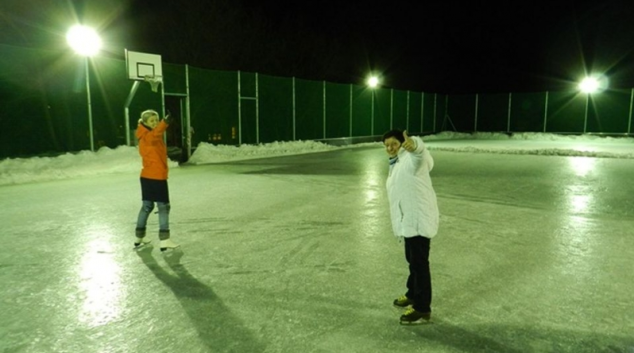 Bozeňovští připravili také večerní bruslení