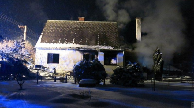 Při požáru domu v Horních Loděnicích bylo nalezeno ohořelé torzo těla