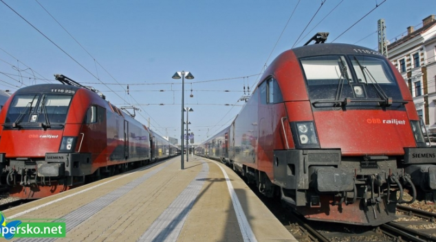 Railjet přijel do České republiky