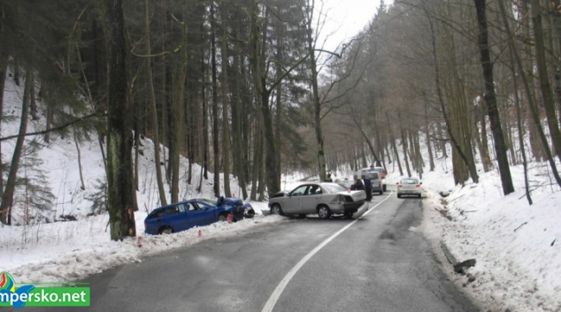 Kosov - Hoštějn - úsek, kde se staly dvě nehody v jednom místě
