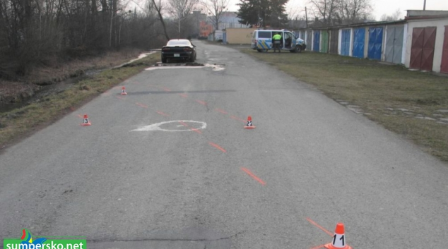 Kombinace alkoholu a rychlého vozu přemohla řidiče