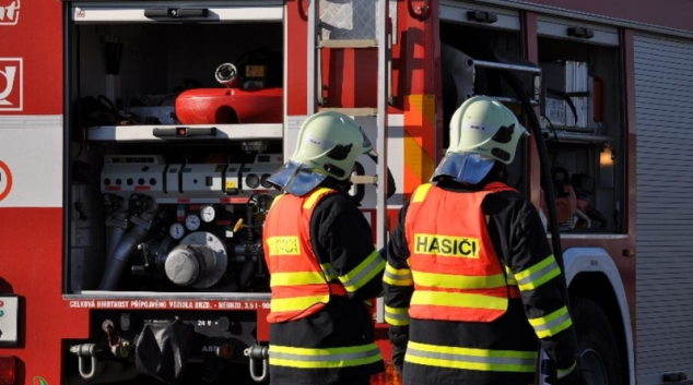 V noci z pátku na sobotu likvidovali hasiči požár v Šumperku a Moskovicích