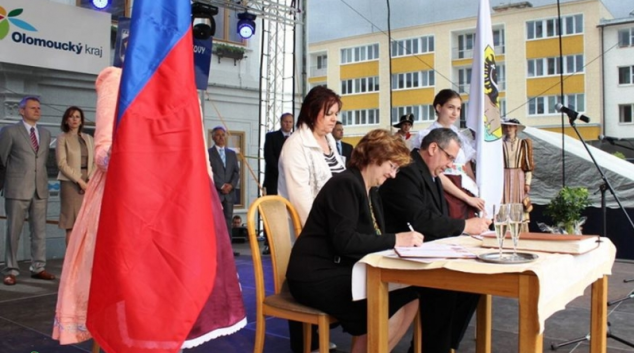 Jeseník podepsal smlouvu s maďarským Kapuvárem