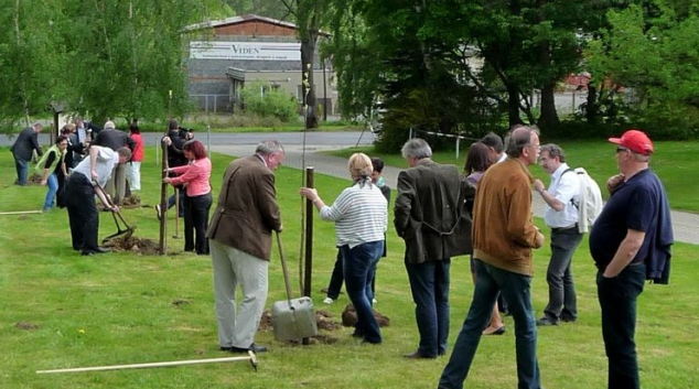 Jeřábovou Alej partnerských měst má od soboty Jeseník