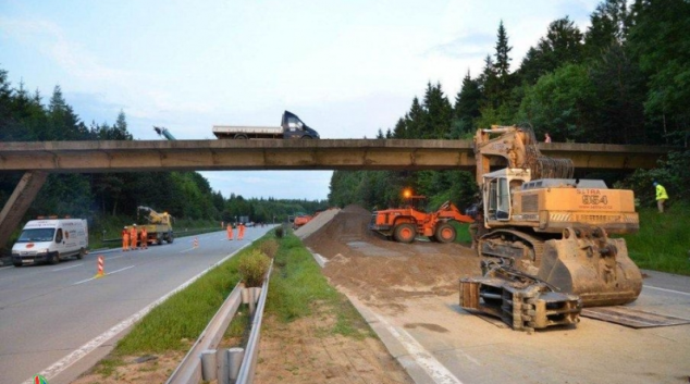 Dálnici D1 čeká úplná uzavírka, bourat se bude šest mostů