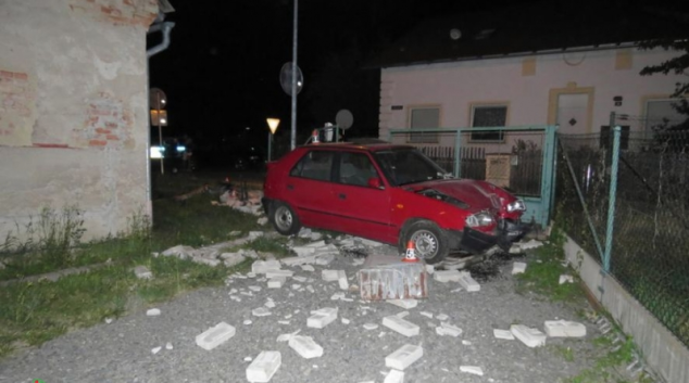 Opilá řidička v Šumperku poškodila plynovou přípojku