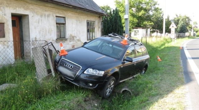 Pod Audi se v České Vsi utrhla krajnice
