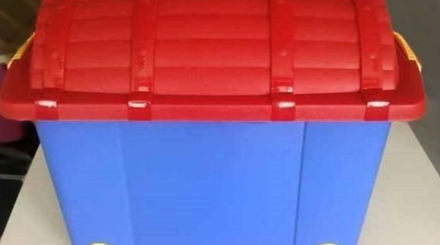 Truhla na hračky se může stát pro dítě nebezpečnou pastí