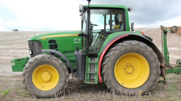 O zemědělské stroje za tři miliony přišla společnost ve Skorošicích