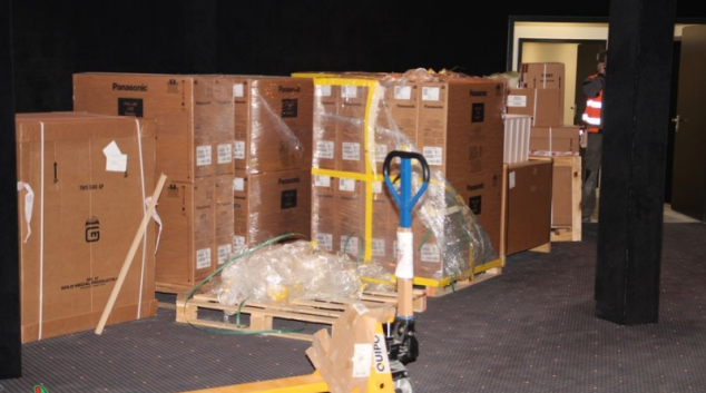 Zloděj se před otevřením „napakoval“ na Šantovce