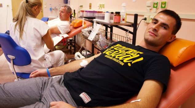 Fakultní nemocnice Olomouc přivítala desetitisícího dárce krve v roce 2013