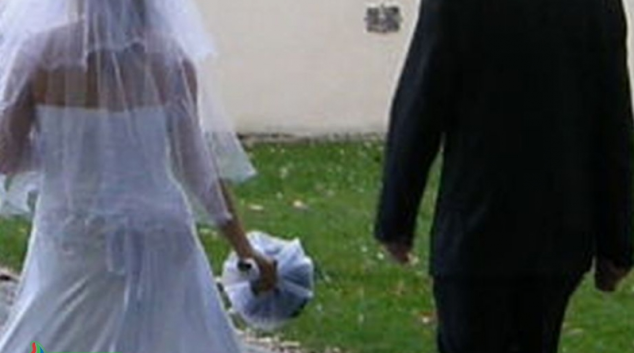 Muž v Olomouci zpronevěřil svatební oblek