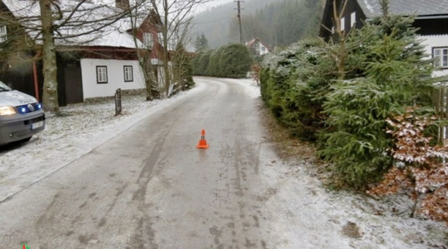 Řidiči na Jesenicku podcenili namrzlé vozovky