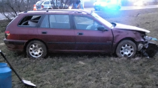 Svědci na Olomoucku chytili opilého řidiče, jak prchal od nehody