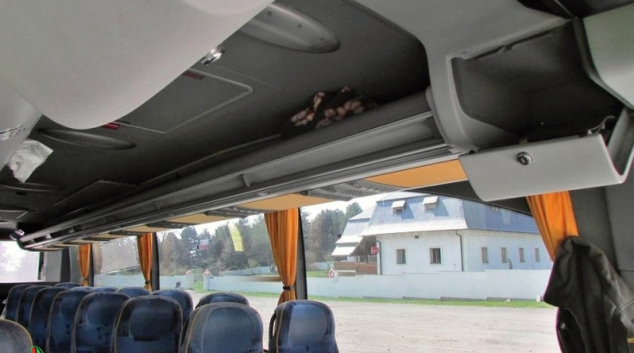 Autobus německých turistů v Olomouci poškodil vandal