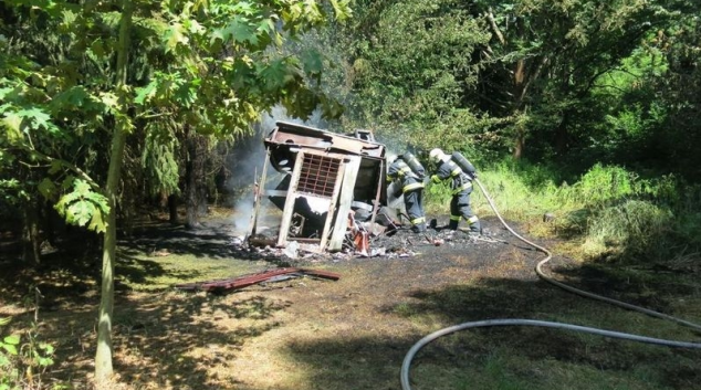 Žhář zapálil na Litovelsku včelín a myslivecký posed