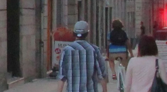 Cyklistku po pádu z kola v Olomouci okradli