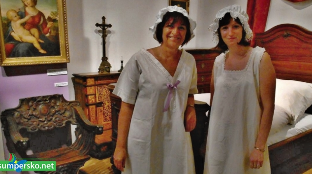 Vernisáž v šumperském muzeu se změnila na pyžamový večírek