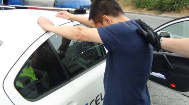 Muž na Olomoucku převážel pervitin v oblasti genitálií