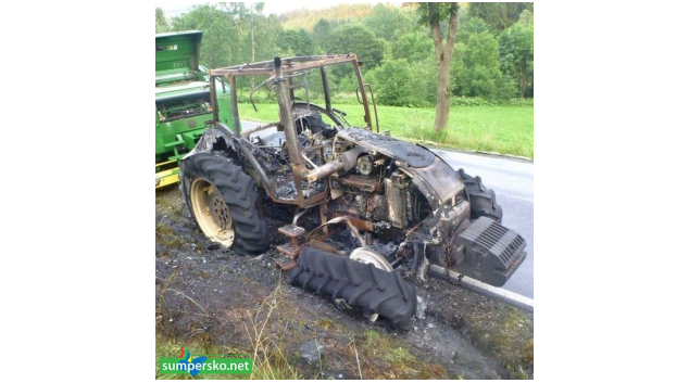 Traktor v Branné začal za jízdy hořet