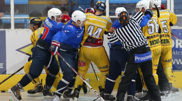 HOKEJ:Šumperk vs Volžsk  4:5