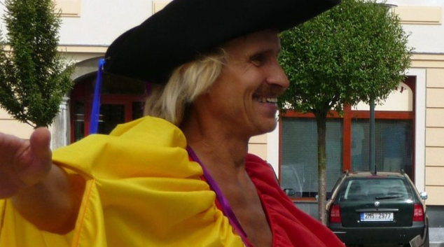 Nyský maratonec Sanjaya Jaraszek doběhl do Jeseníku s poselstvím