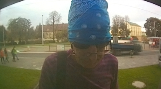 Muž neuspěl s výběrem v bankomatu