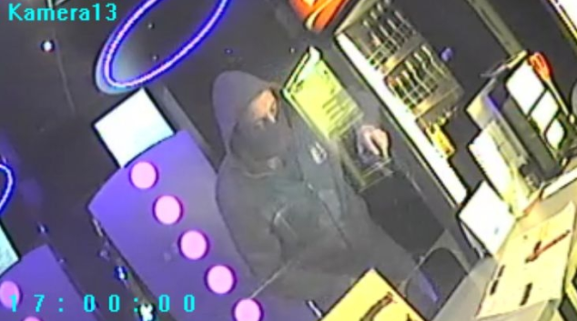 Muž s pistolí přepadl hernu v Olomouci