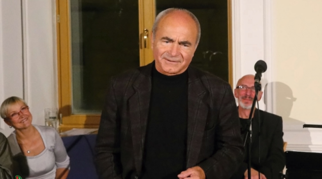 Žhář měl s budovou „podnikatelské záměry“, tvrdí režisér Janeček