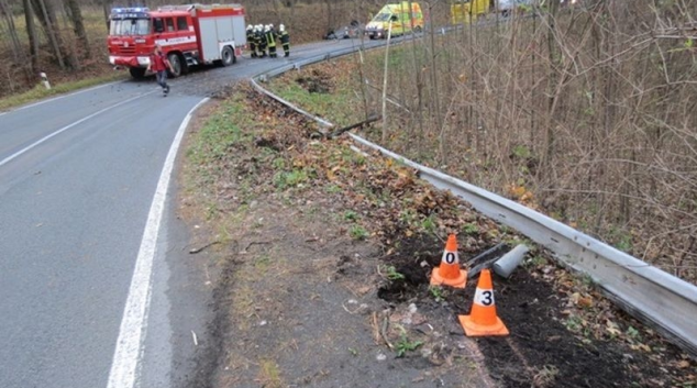 Řidička nezvládla rychlost v kombinaci s ostrou zatáčkou