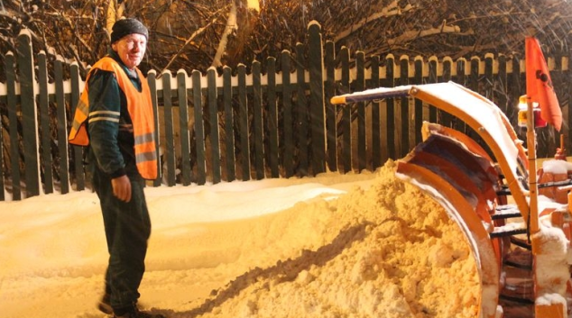 S úklidem sněhu mohou pomoci i nezaměstnaní